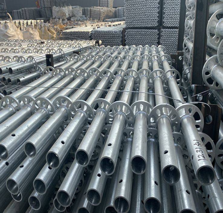 為什么盤(pán)扣腳手架比扣件式鋼管腳手架貴了2倍？ (圖1)